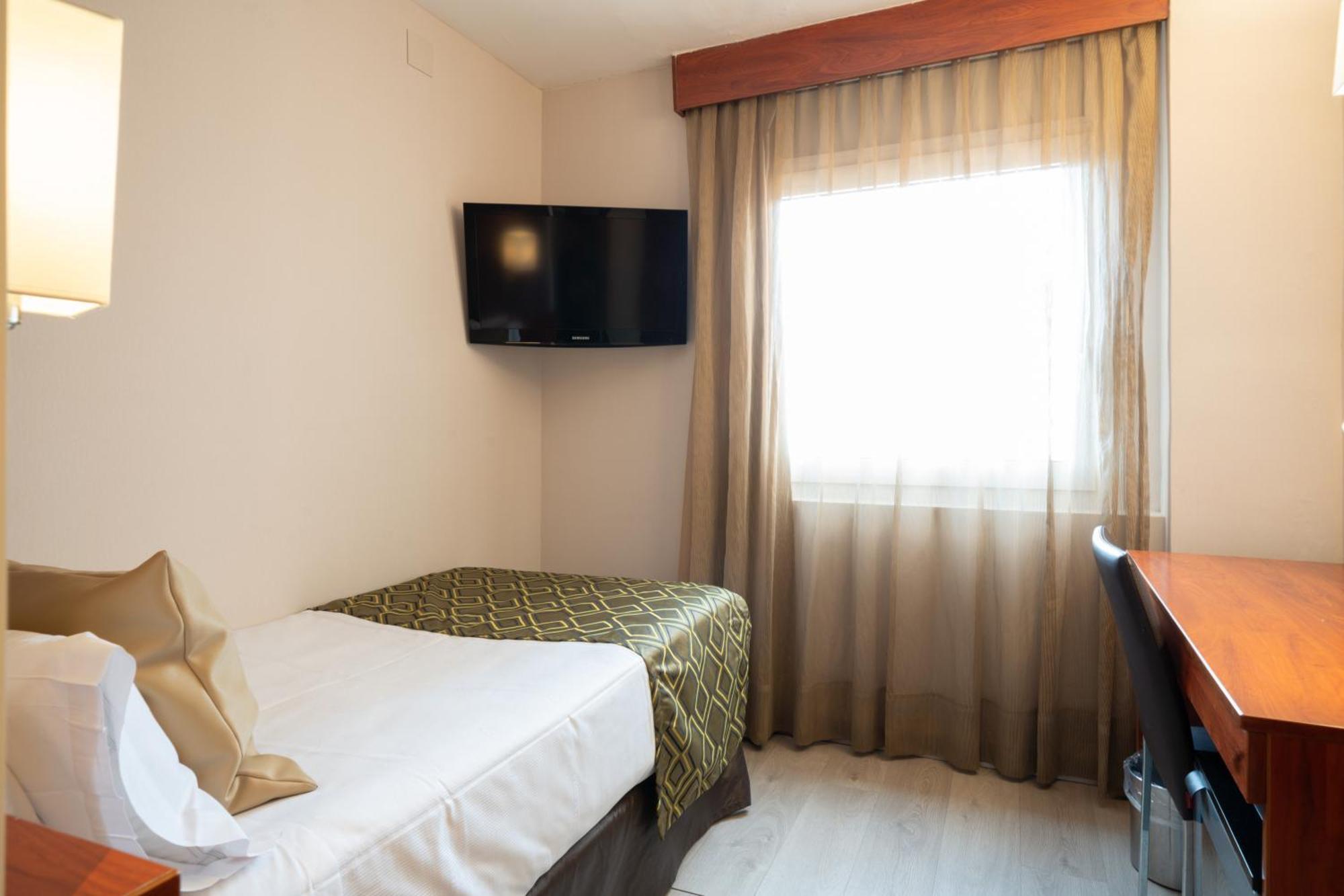 Catalonia Park Putxet Hotel Barcelona Bagian luar foto
